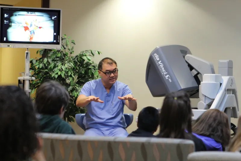 Doctor from Gordon Robotic Surgery giving lecture to G6 Students